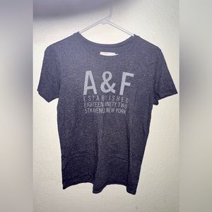 3/$15 A&F tee🌺